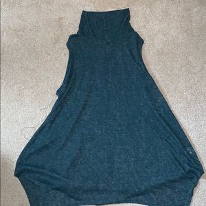 Turtle neck no sleeve top!